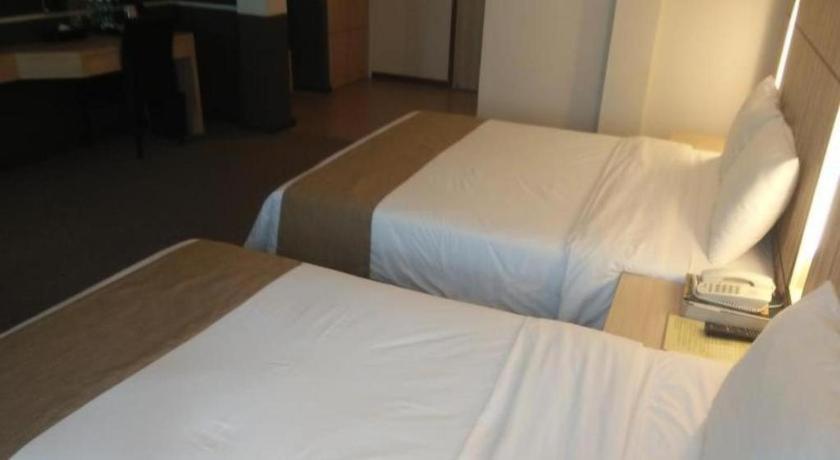 Grand Medallion Hotel Kuching Luaran gambar
